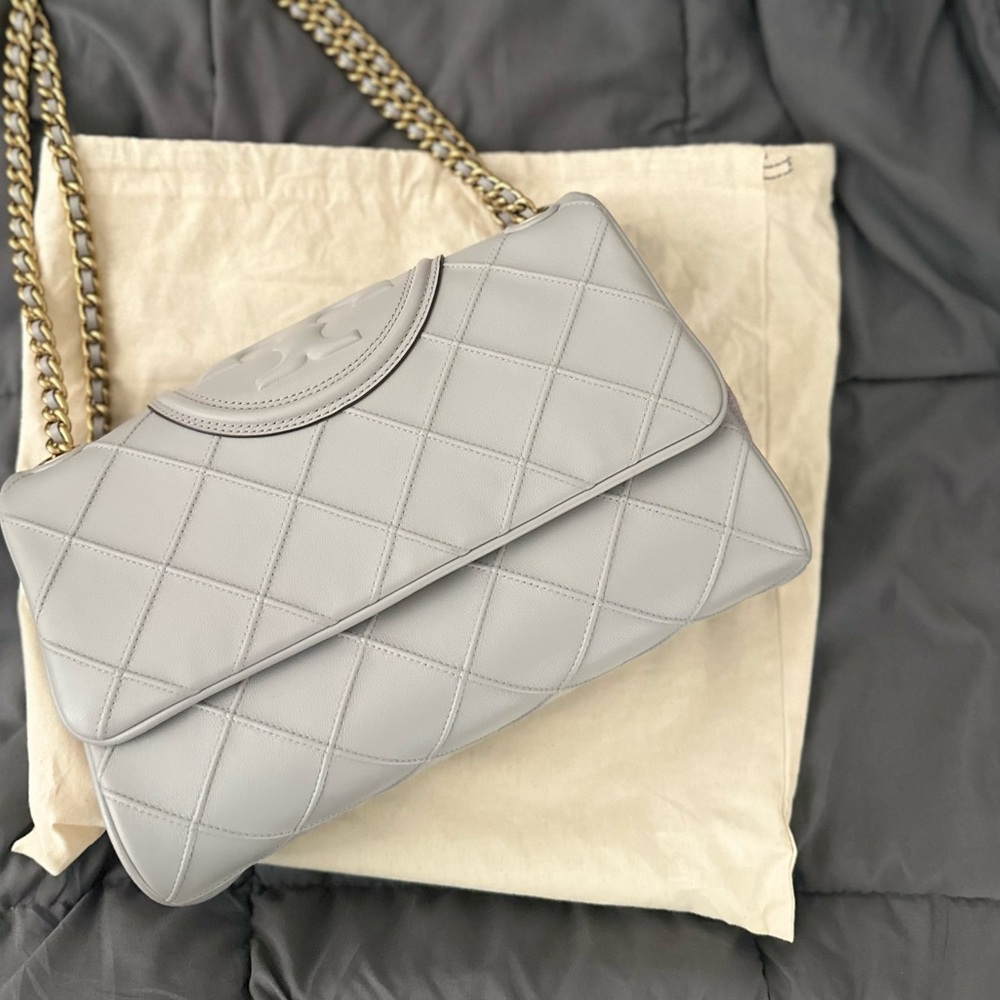 Tory Burch Fleming Soft Convertible Shoulder Bag – Bay Gray - Picture 6 of 16